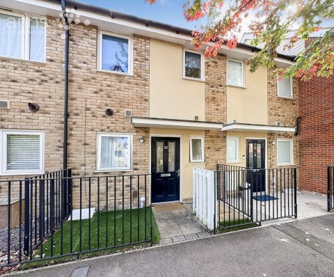 View Full Details for Glenmore Place, Tilehurst, RG30