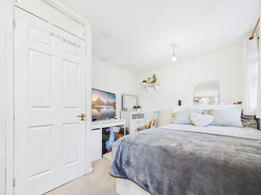 Images for Huscarle Way, Tilehurst, RG31