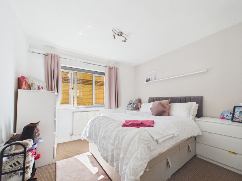 Images for Armour Hill, Tilehurst, RG31