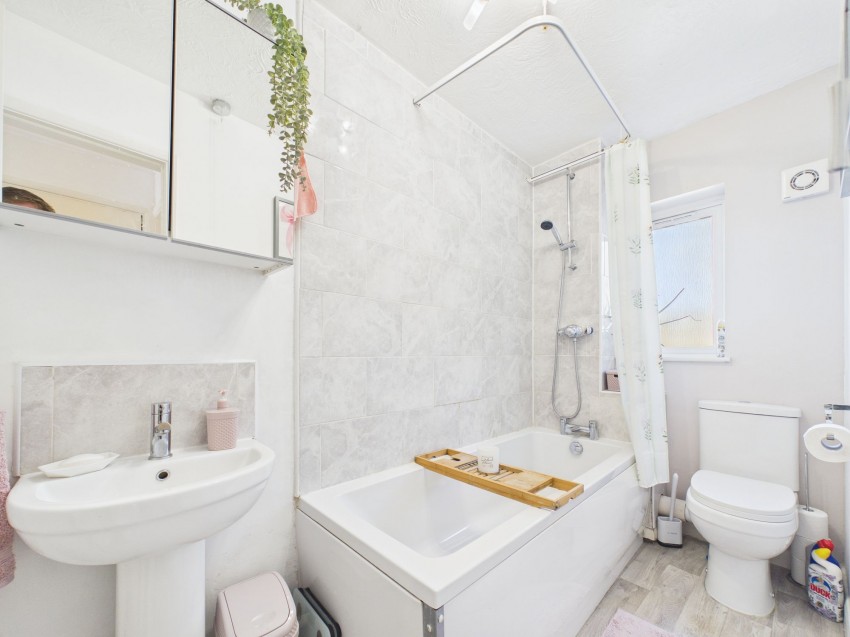 Images for Armour Hill, Tilehurst, RG31