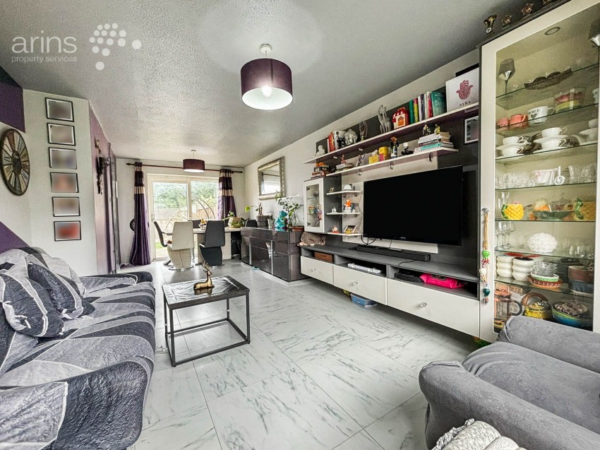 Images for Hollydale Close, Reading, RG2