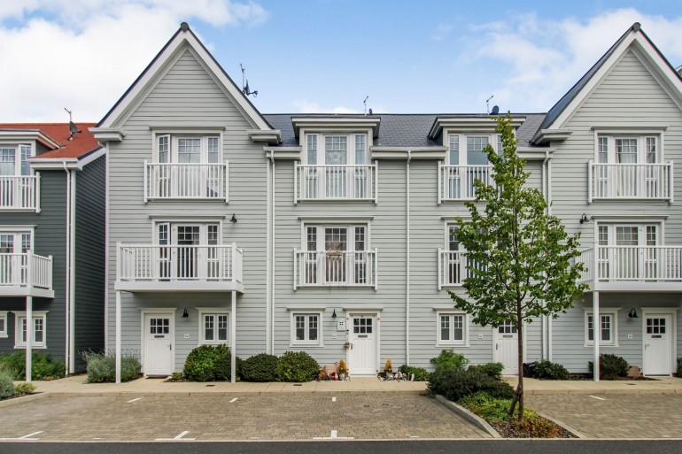 Maine Street, Reading, RG2
