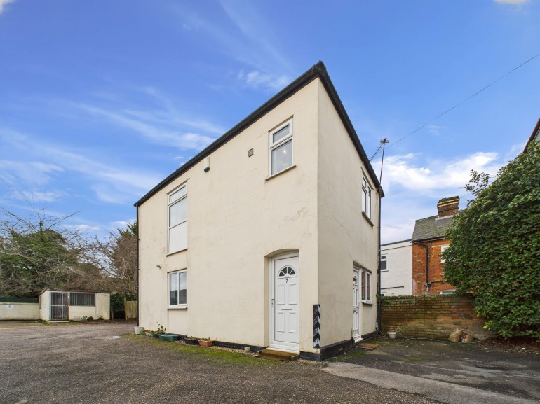 School Road, Tilehurst, RG31