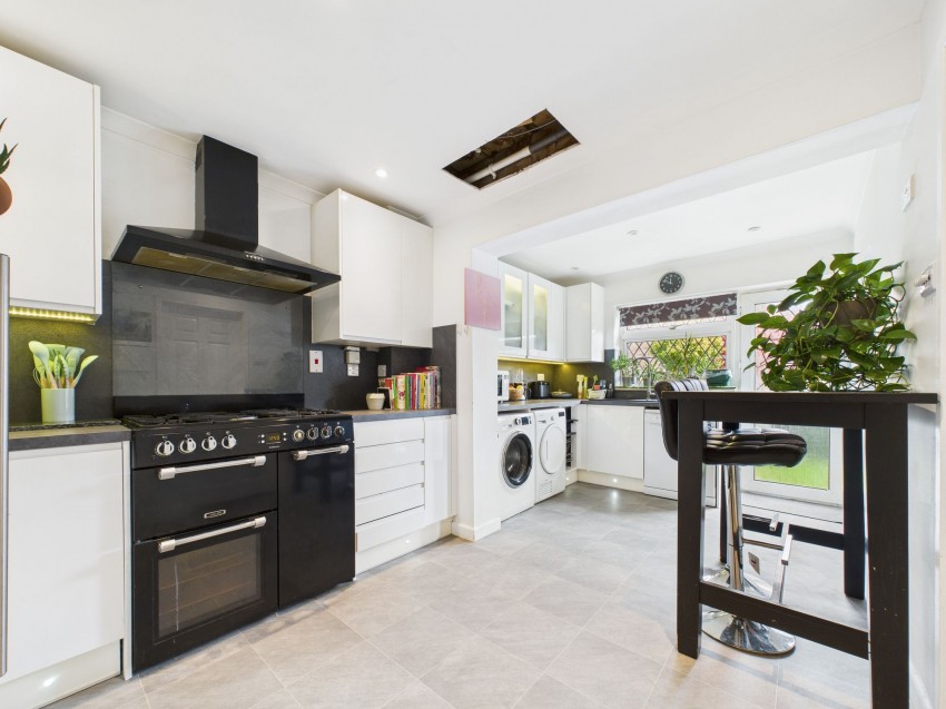 Images for Farm Drive, Tilehurst, RG31