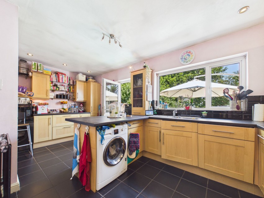 Images for Grasmere Avenue, Tilehurst, RG30
