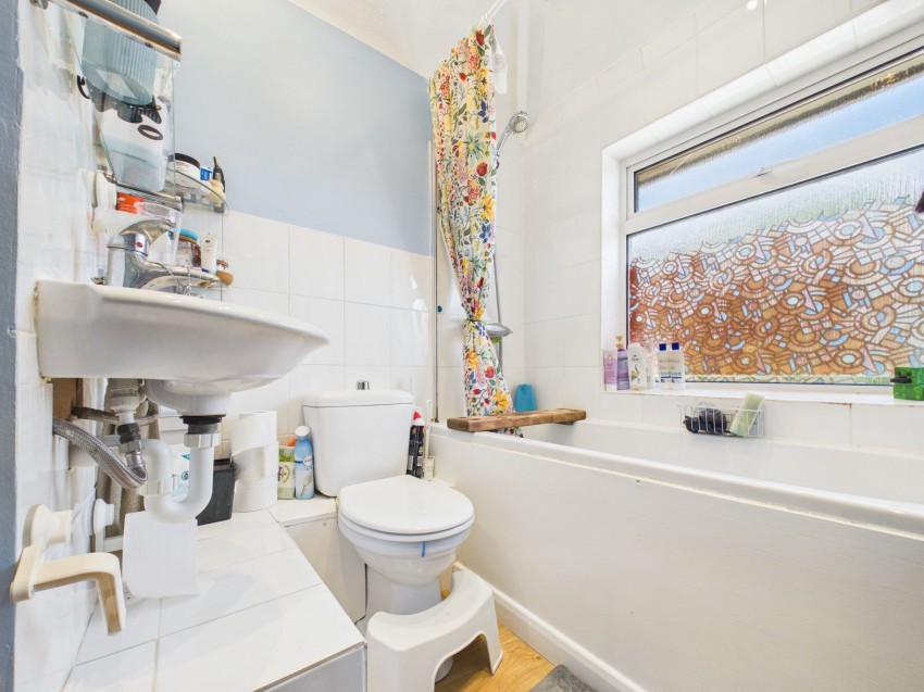 Images for Grasmere Avenue, Tilehurst, RG30