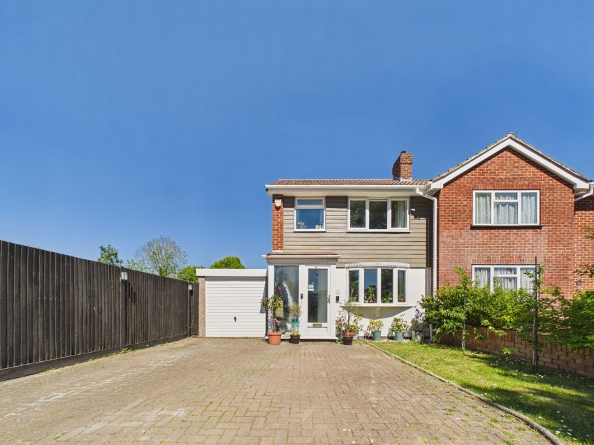 Images for Fullbrook Crescent, Tilehurst, RG31