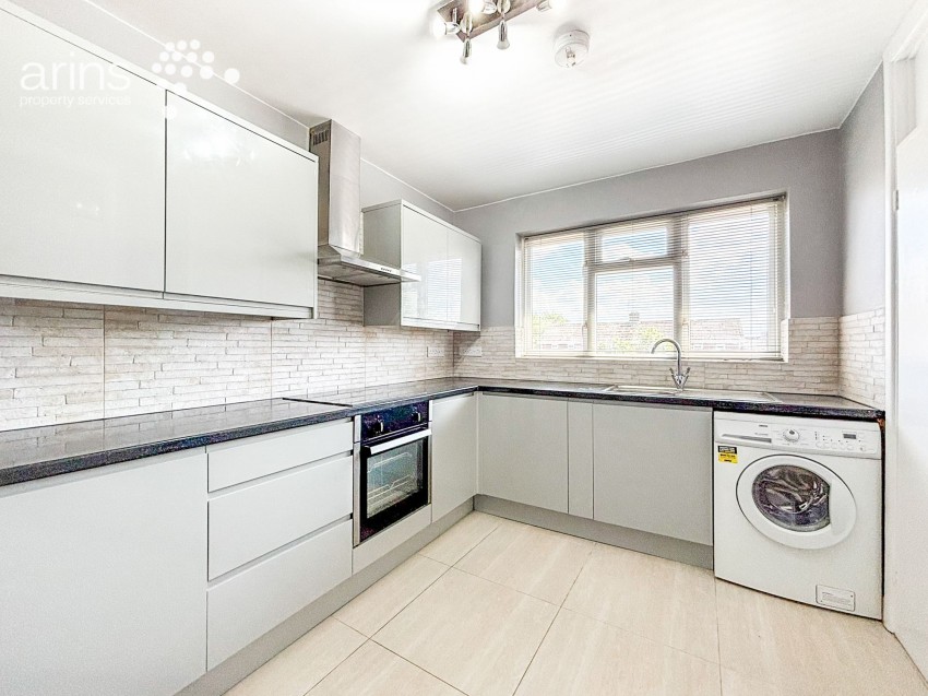 Images for Chestnut Crescent, Shinfield, RG2