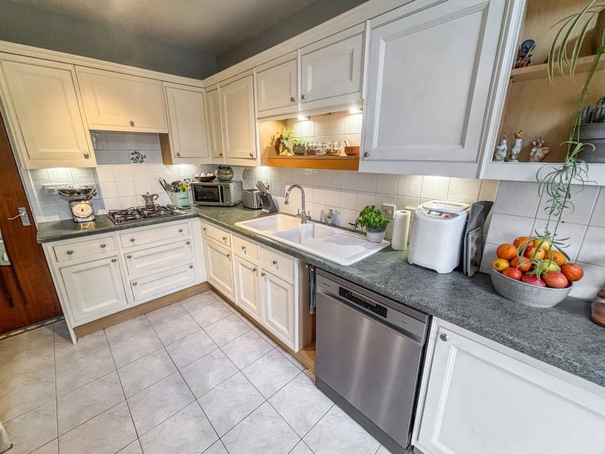 Images for Tilehurst, Reading, Berkshire