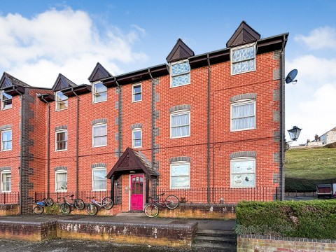 View Full Details for Lynden Mews Dale Road, READING, Berkshire