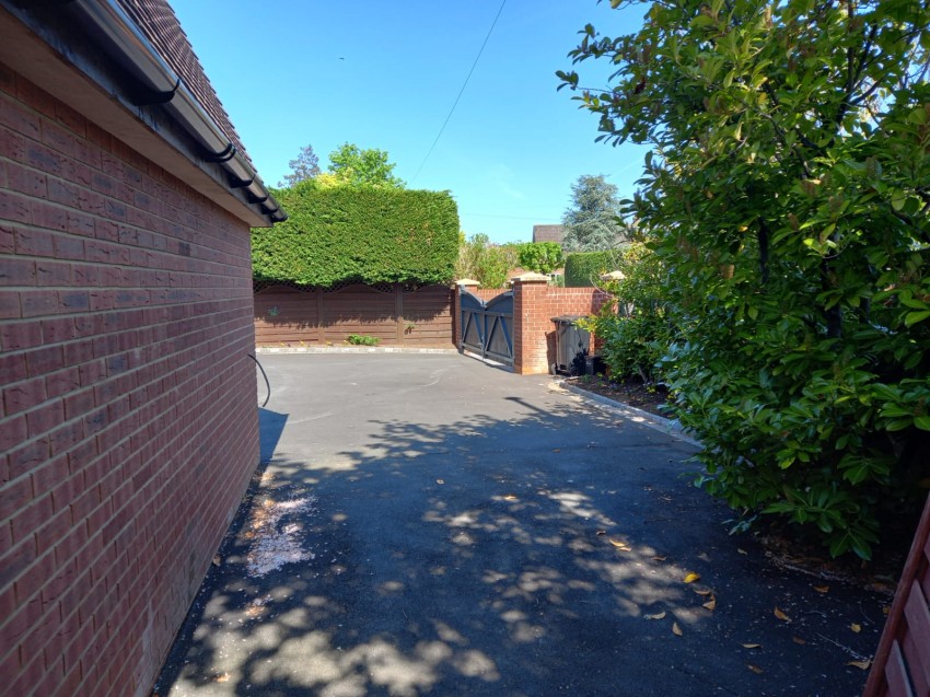 Images for Woodley, Reading, Berkshire