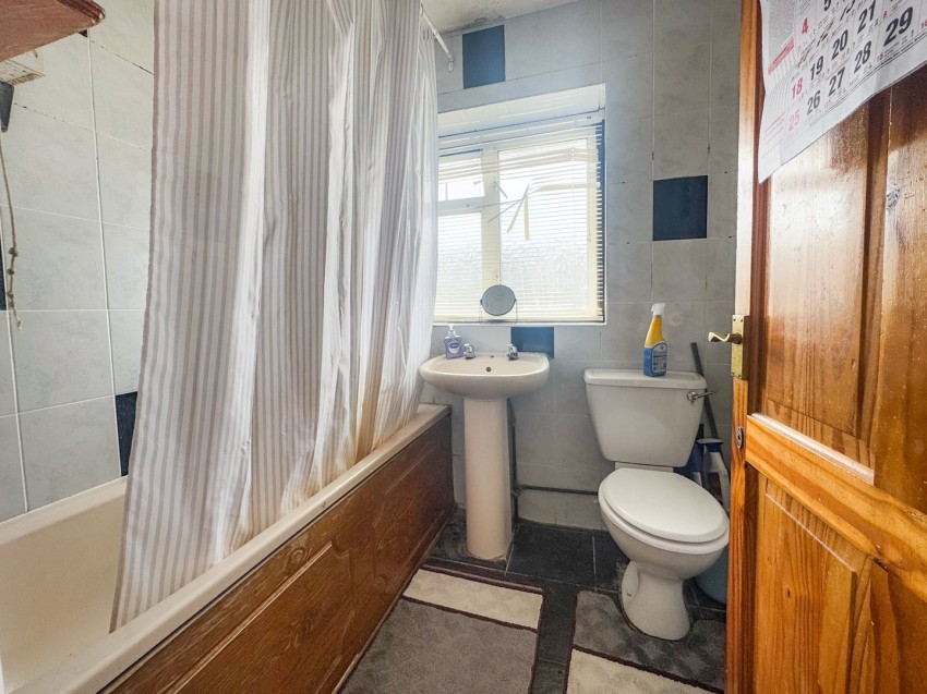 Images for Greencroft Gardens, Reading, Berkshire