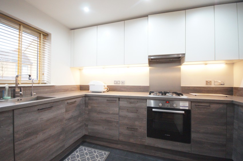 Images for Greenham Avenue, READING, Berkshire
