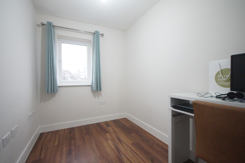 Images for Greenham Avenue, READING, Berkshire