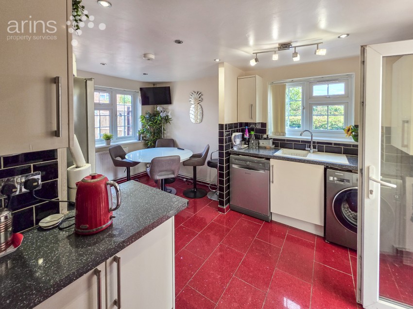 Images for Lulworth Road, Reading, Berkshire