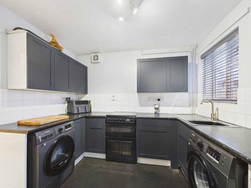 Images for Brent Gardens, Reading, Berkshire