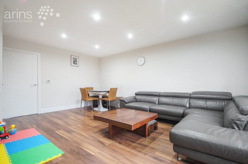 Images for Greenham Avenue, Reading, Berkshire