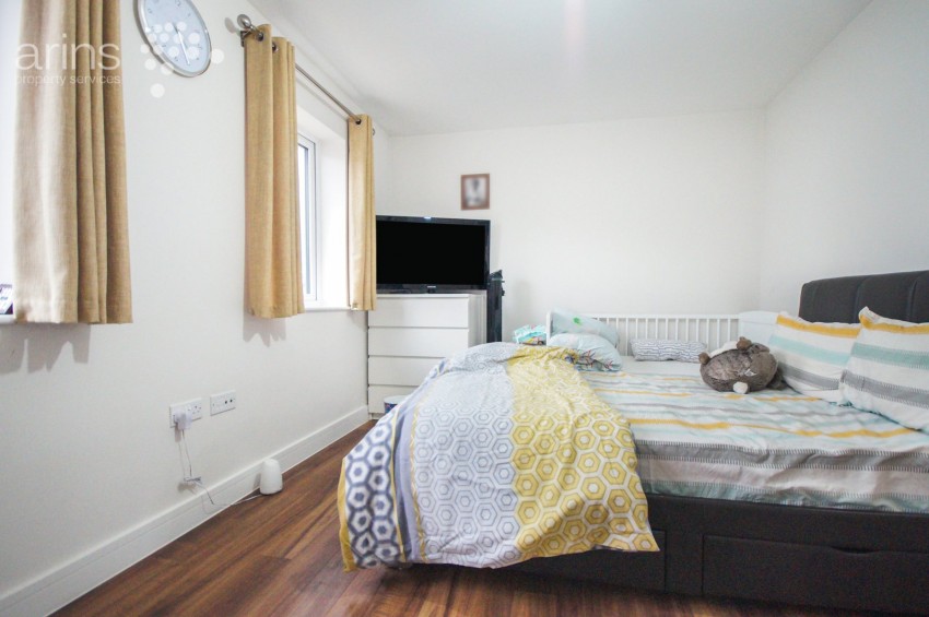 Images for Greenham Avenue, Reading, Berkshire