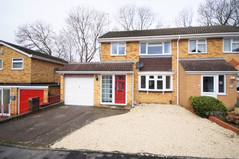 View Full Details for Hollydale Close, Reading, Berkshire
