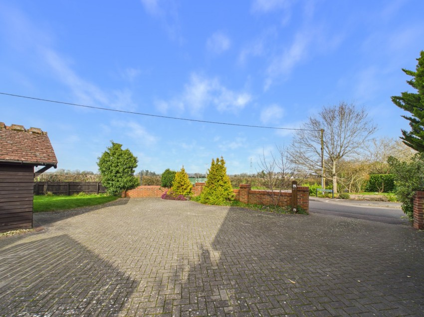 Images for Upper Basildon, Reading, Berkshire