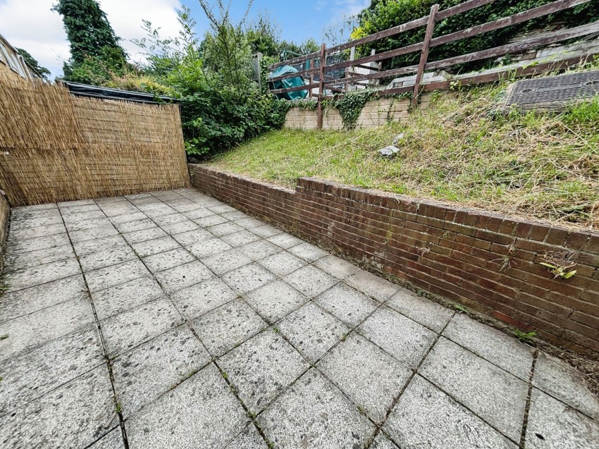 Images for Lower Elmstone Drive, Tilehurst, RG31