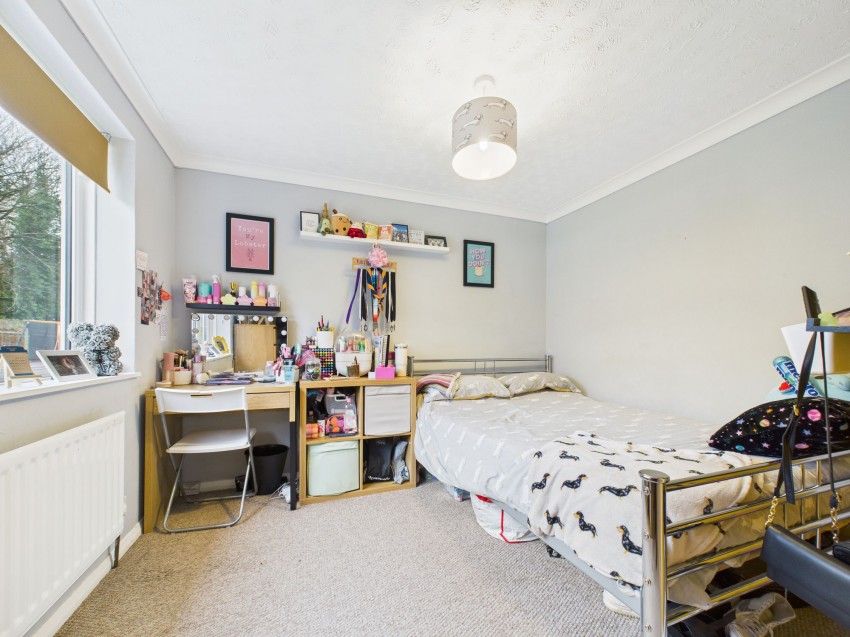 Images for Vale Crescent, Tilehurst, RG30