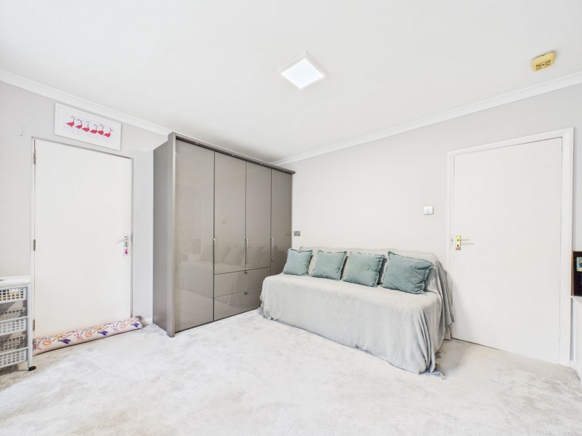 Images for Chapel Hill, Tilehurst, RG31