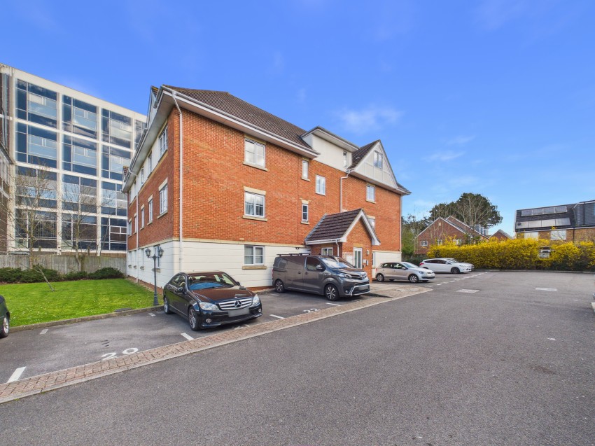 Images for Basingstoke Road, Reading, Berkshire