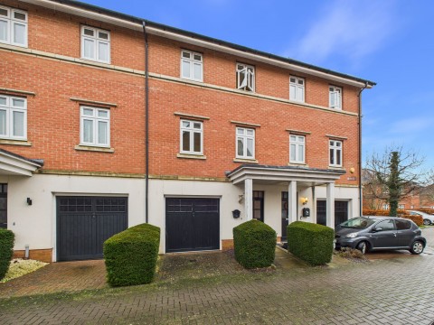 View Full Details for Broad Mead, Lower Earley, RG6