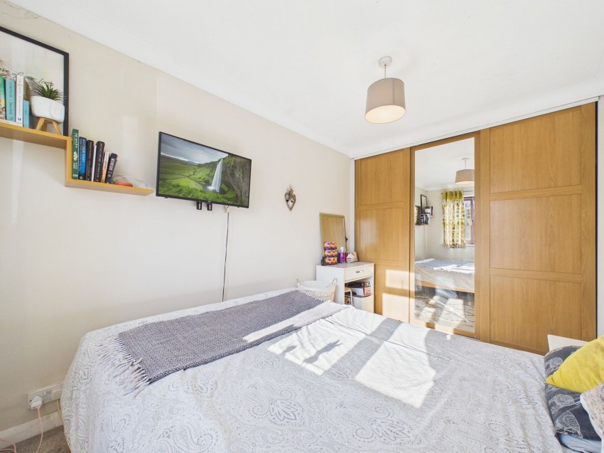 Images for Derrick Close, Calcot, RG31