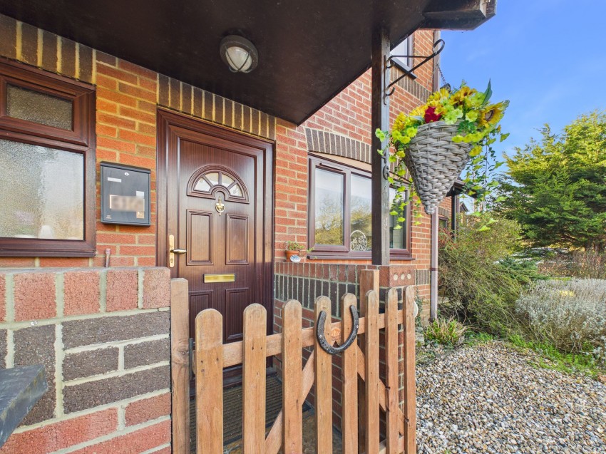 Images for Derrick Close, Calcot, RG31