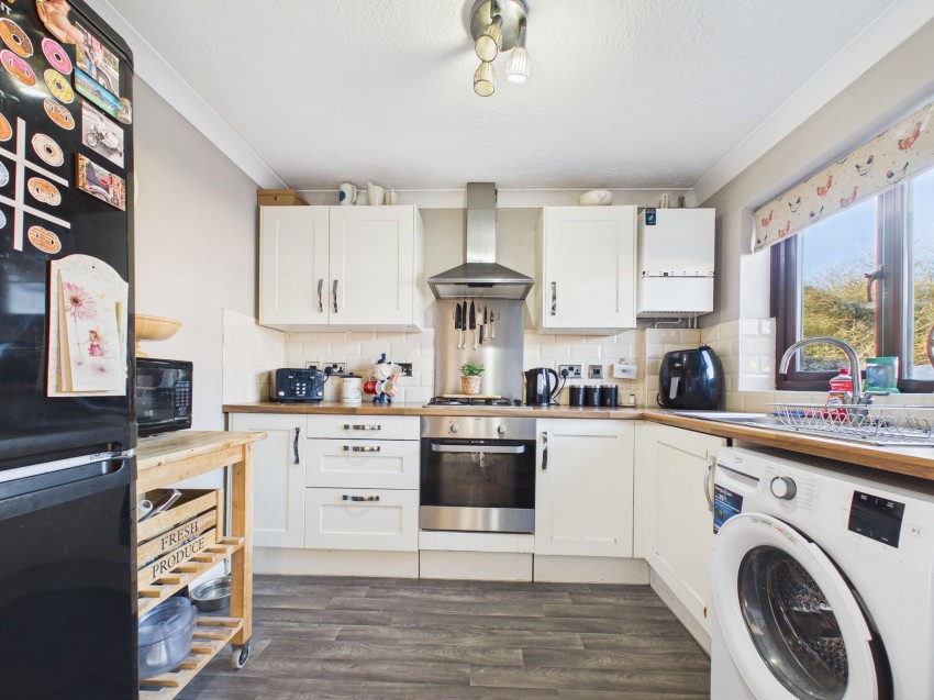 Images for Derrick Close, Calcot, RG31