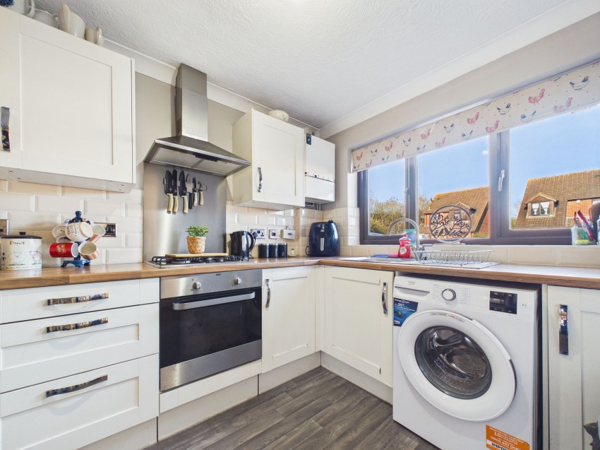 Images for Derrick Close, Calcot, RG31