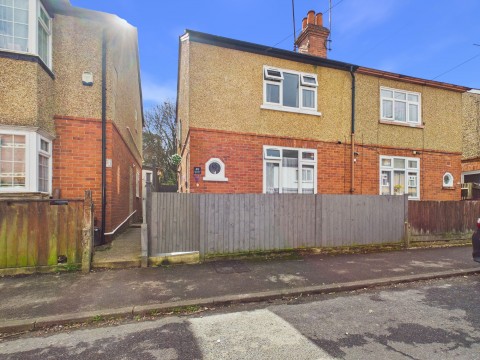 View Full Details for Kent Road, Reading, RG30