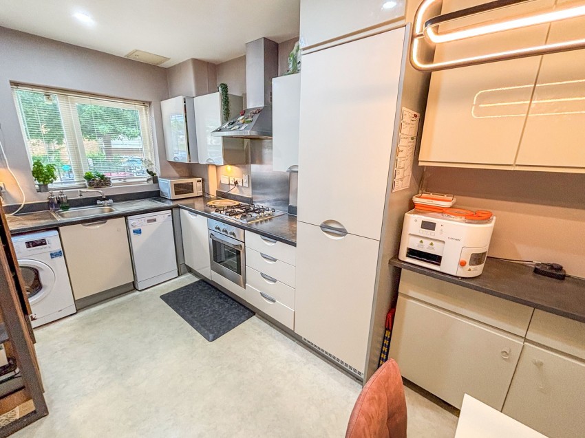 Images for Glenmore Place, Tilehurst, RG30