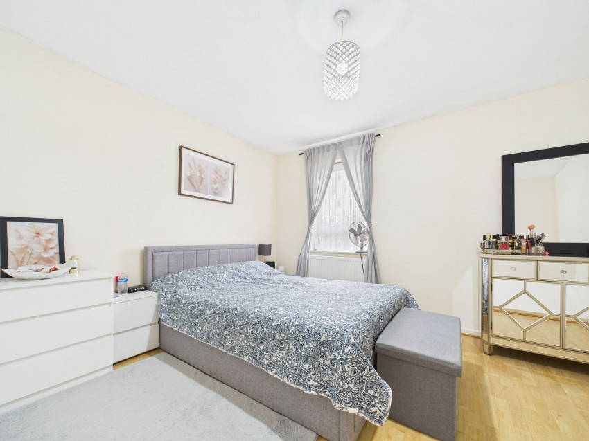 Images for Tuscan Close, Tilehurst, RG30