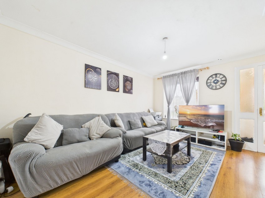 Images for Tuscan Close, Tilehurst, RG30