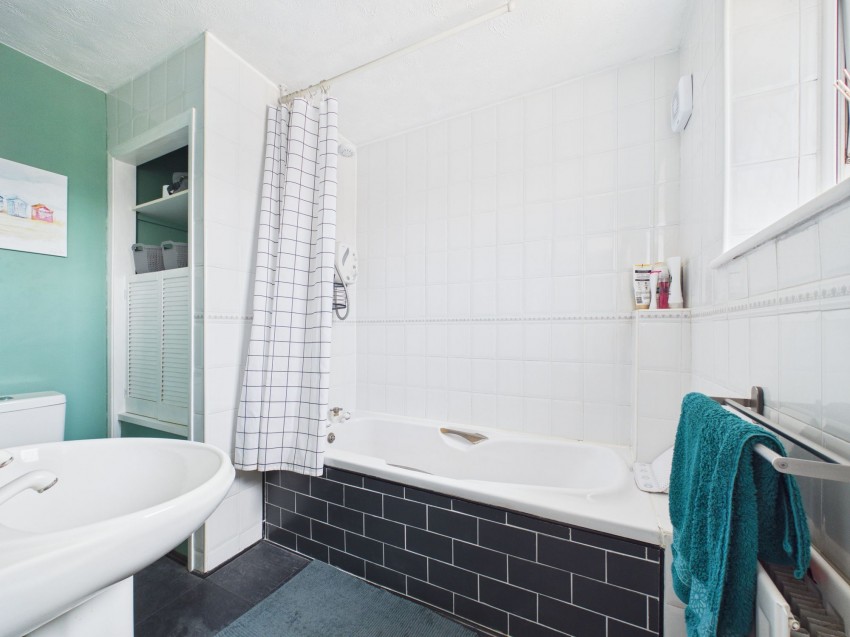 Images for Ledbury Drive, Calcot, RG31