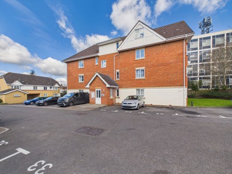 View Full Details for Basingstoke Road, Reading, RG2
