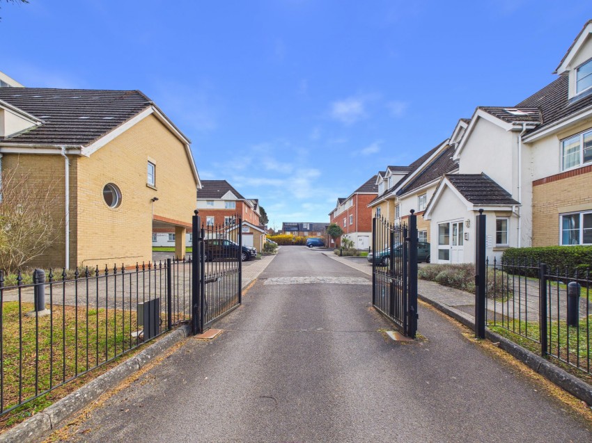 Images for Basingstoke Road, Reading, RG2