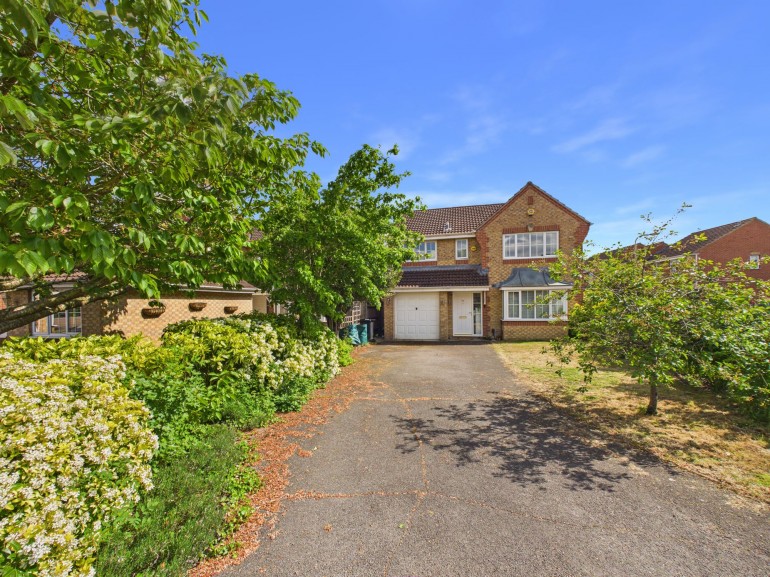 Paddick Drive, Lower Earley, RG6