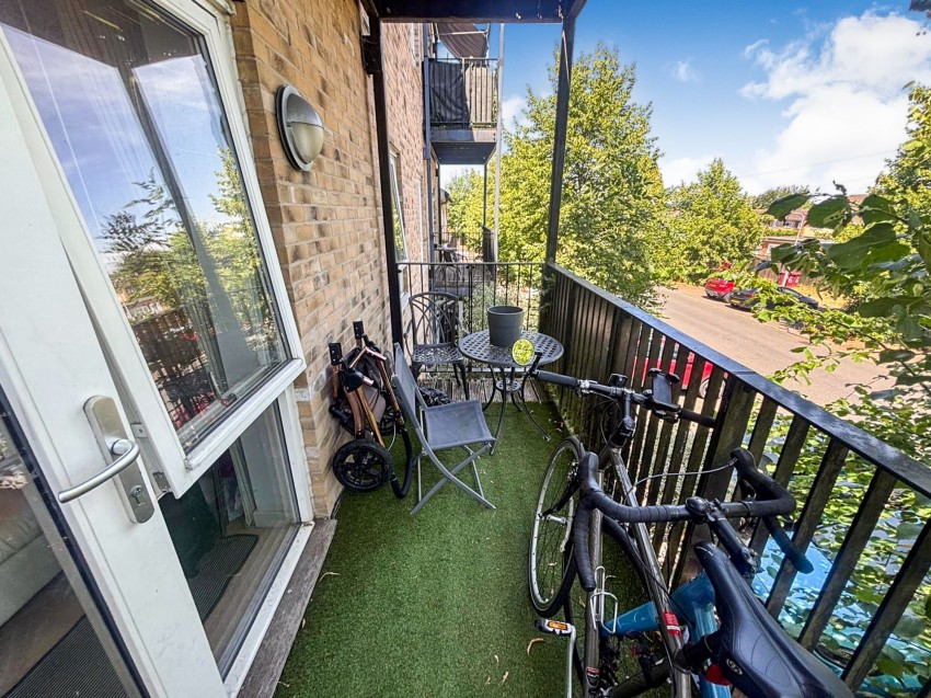 Images for Tay Road, Tilehurst, RG30