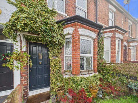 View Full Details for Grovelands Road, Reading, RG30