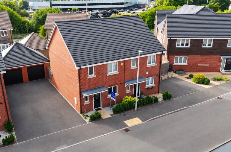 Honey Bee Street, Calcot, RG31