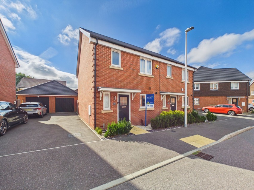 Images for Honey Bee Street, Calcot, RG31
