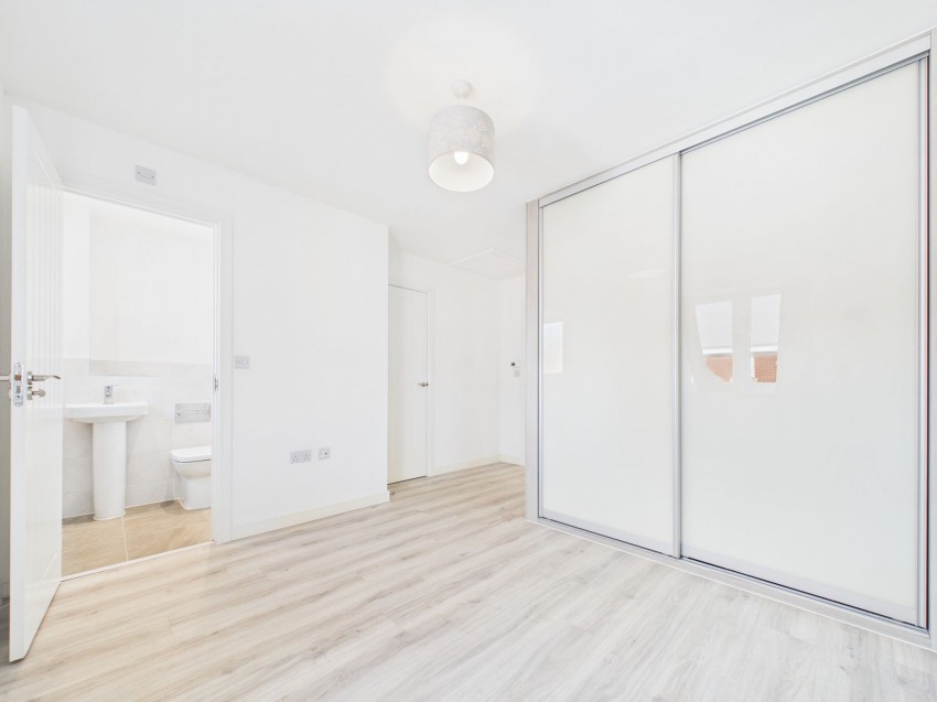 Images for Honey Bee Street, Calcot, RG31