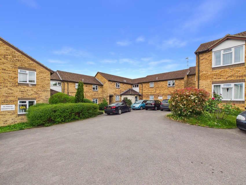Images for Larks Meade, Earley, RG6