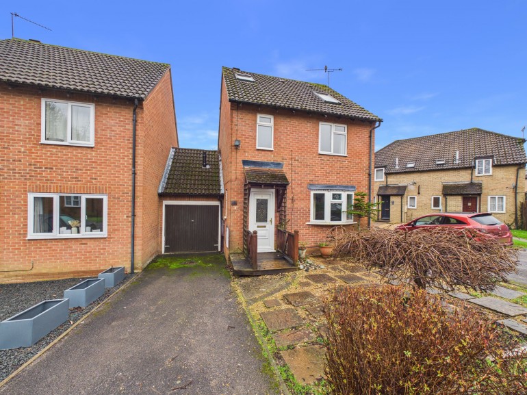 Sharpthorpe Close, Lower Earley, RG6