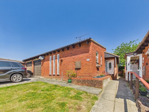 View Full Details for Chilcombe Way, Lower Earley, RG6