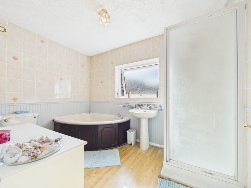 Images for Larchside Close, Spencers Wood, RG7